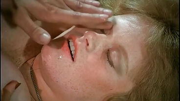 Рыжая мамочка трахается с кучерявым и получает сперму на большие сиськи